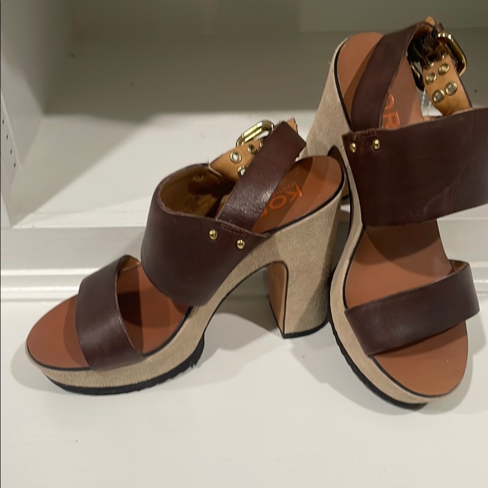 Michael Kors 6.5 Vintage Brown Leather Platform Sandals Size 6.5 never used